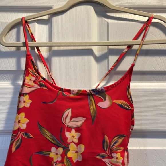 New! Old Navy Red Floral Scoop One Piece Swimsuit M - Picture 2 of 7